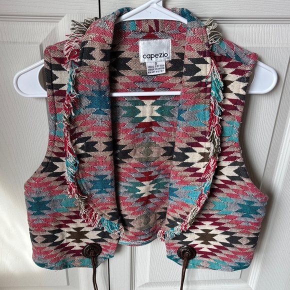 Capezio vintage Multicolor southwestern Tribal Aztec Pattern women’s small Vest - Picture 2 of 8